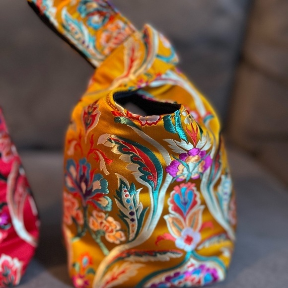 yaito Handbags - Gold 2.0 satin Carlton yaito knot bag